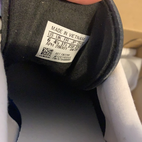 Adidas shoes - Picture 6 of 7